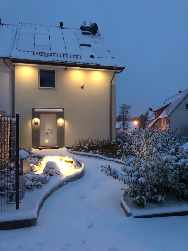 Thumbnail-Designer Reihenendhaus mit Grüner Hausnummer Energetisch saniert