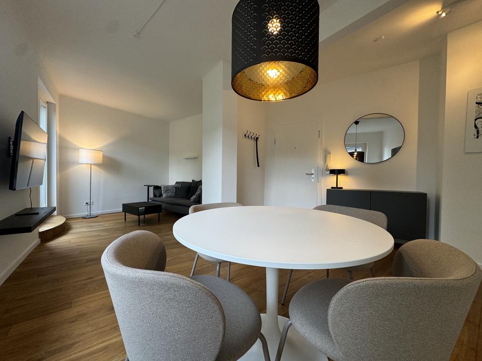 Thumbnail-Elegante 2-Zimmer-Dachgeschosswohnung mit großzügiger Terrasse und atemberaubendem Ausblick.