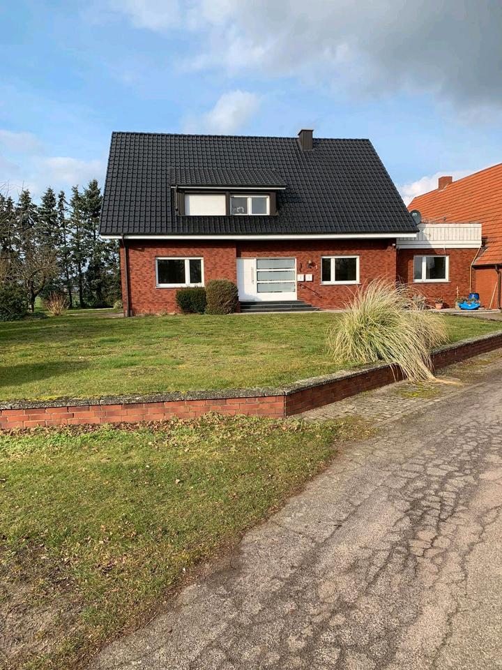 Thumbnail-Große EG‑Wohnung in ländlicher Alleinlage mit Gartennutzung