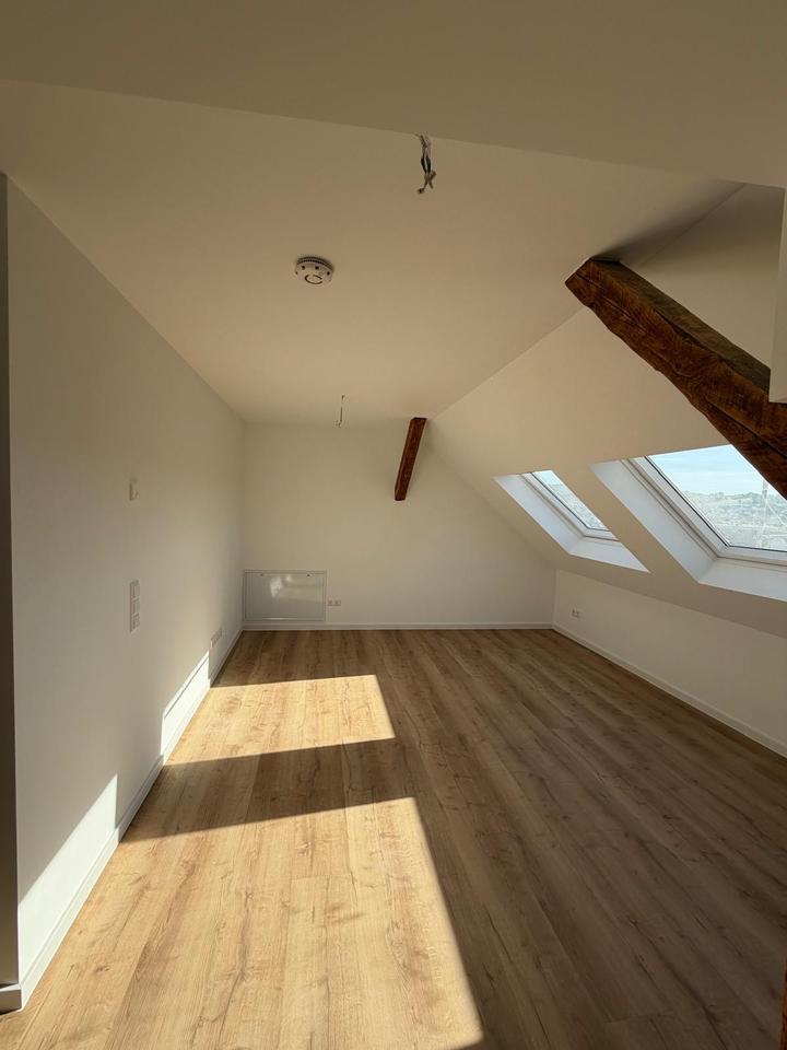 Thumbnail-Erstbezug nach Kernsanierung - stilvolle 4-Zimmer-Maisonette