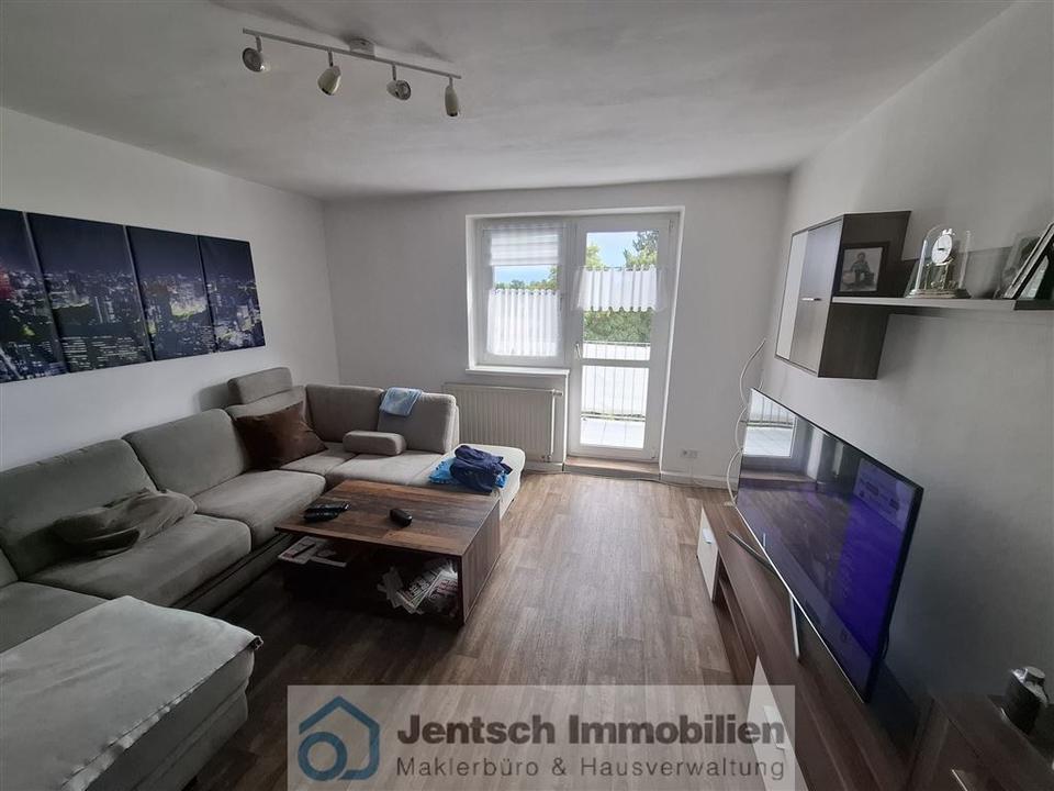 Thumbnail-Sehr schöne 3-Raumwohnung mit Balkon in Teuchern zu vermieten