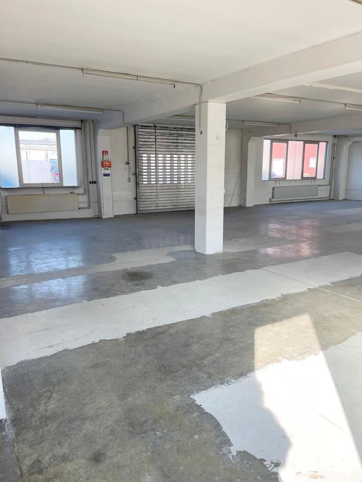 Thumbnail-Kandel: Hochwertige Halle mit 190m² sowie helle Büroräume 70m² zu
