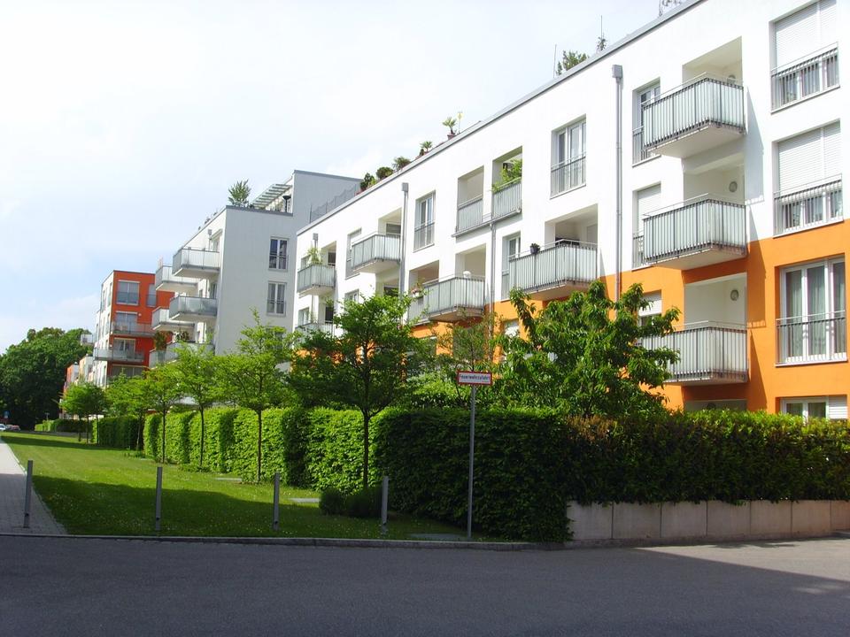 Thumbnail-Wunderschöne, TOP gepflegte teilmöblierte 2-Zimmer Wohnung in begehrter Regensburger Lage. Unmittelbar bei den Unis, inkl. Einbauküche