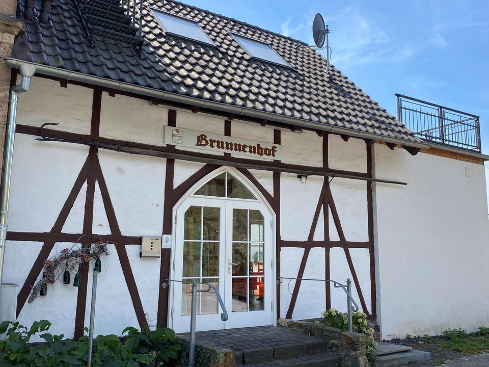 Thumbnail-Gastronomiefläche mit umfangreicher Ausstattung im historischen Bahnhof Bad Bodendorf