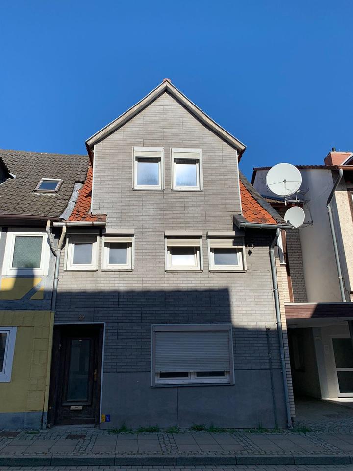 Thumbnail-altes, sanierungsbedürftiges, bereits entkerntes Fachwerkhaus