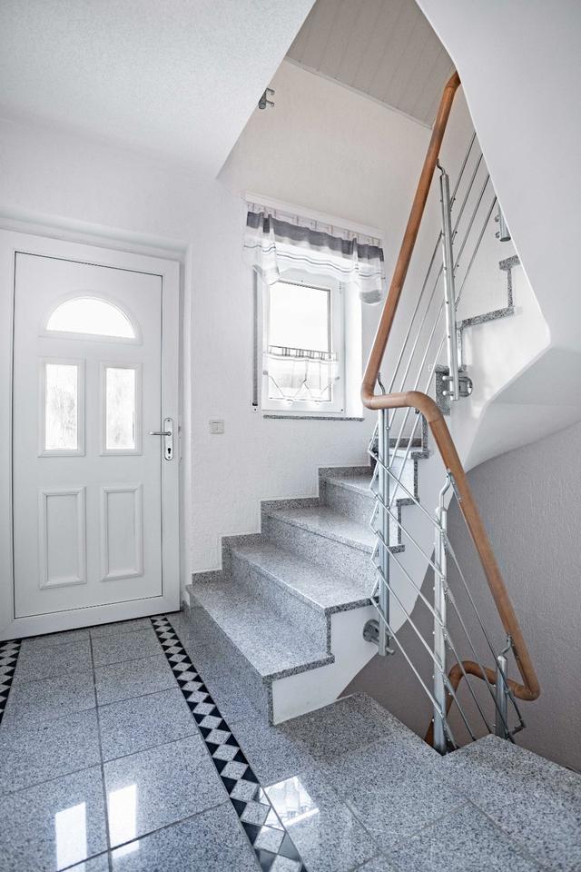 Thumbnail-DHH in Soest 205m² Bj 2000 3 abgeschl. Wohnungen Grundstück 456 m