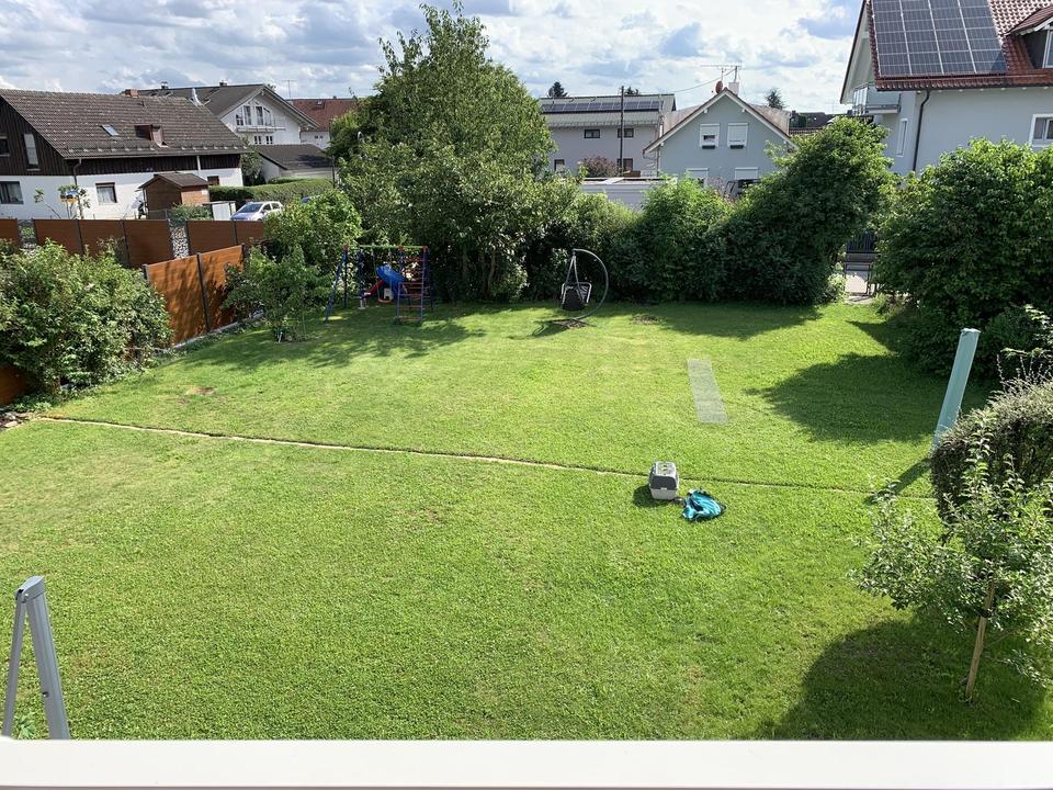 Thumbnail-Helle 4-Zimmer-Wohnung mit Balkon und Gartenanteil in HarthausenGrasbrunn.