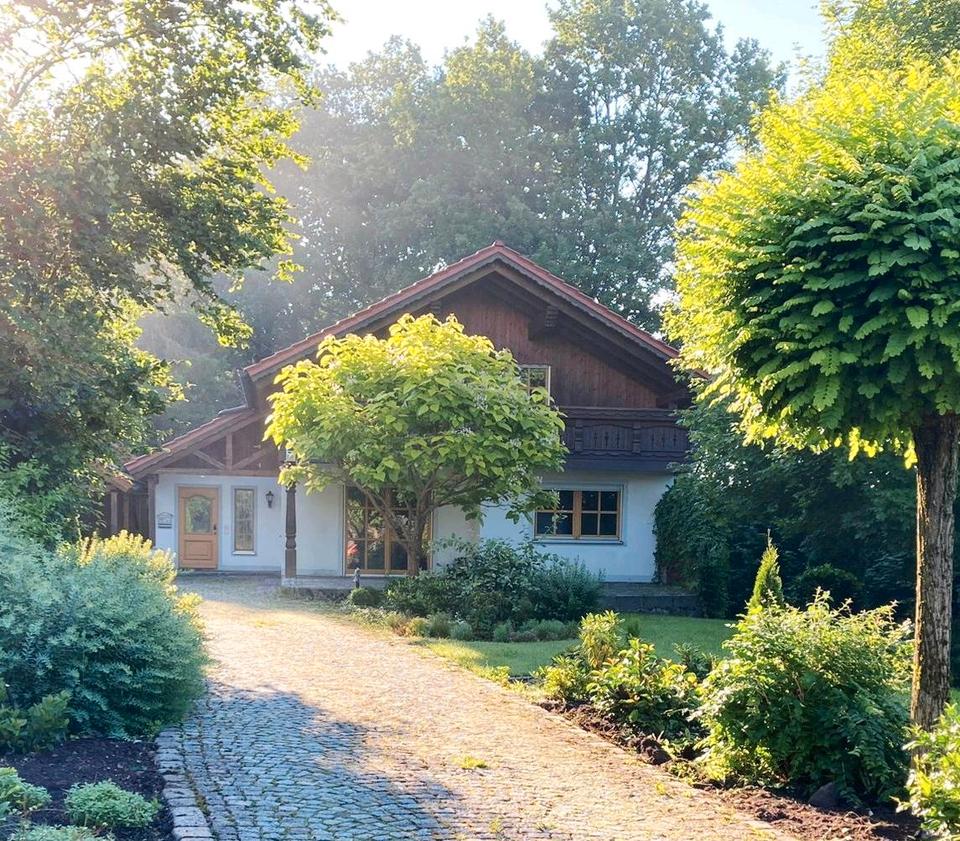 Thumbnail-Idyllisch gelegenes Einfamilienhaus mit Einliegerwohnung