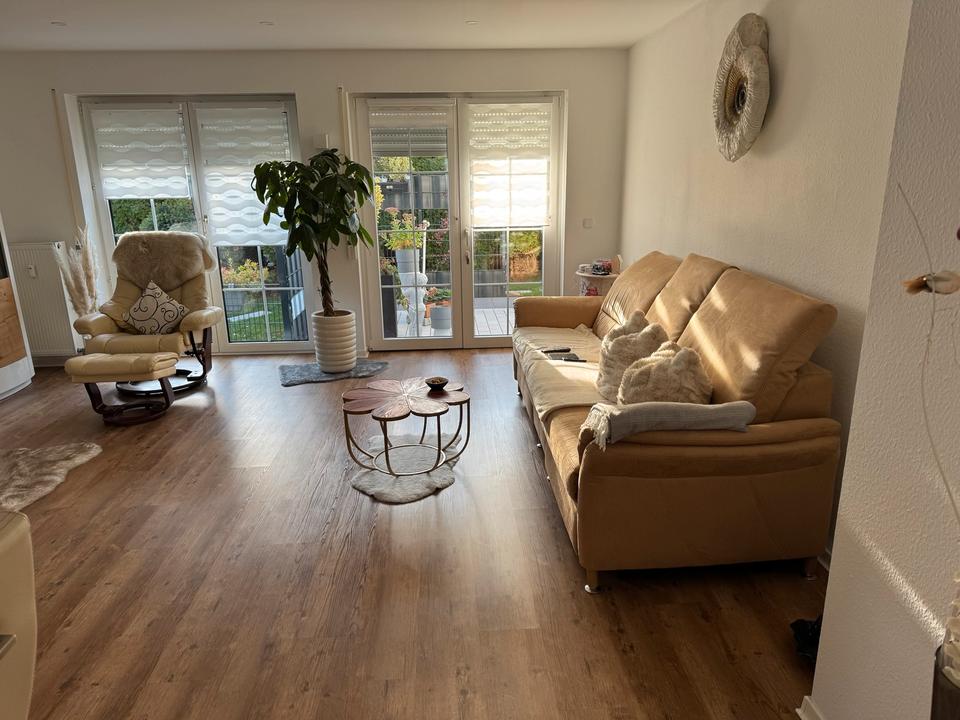 Thumbnail-3 Zimmer Wohnung im EG , mit EBK und inklusive Bad Möbel .