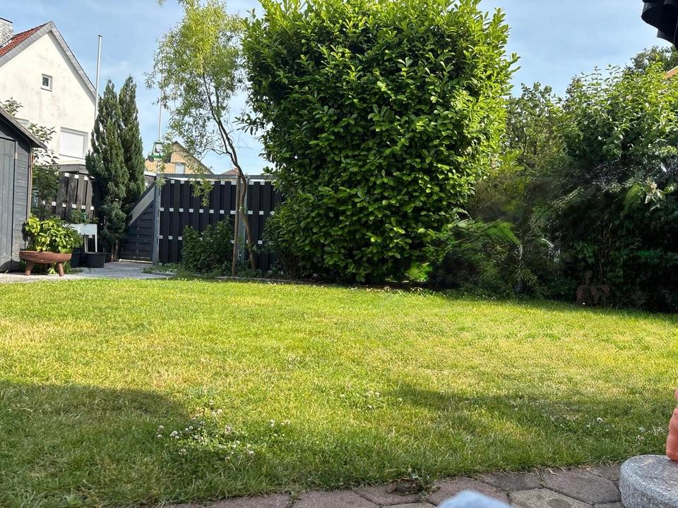 Thumbnail-Großzügige Wohnung mit Garten, priv. Eingang & Parkplatz