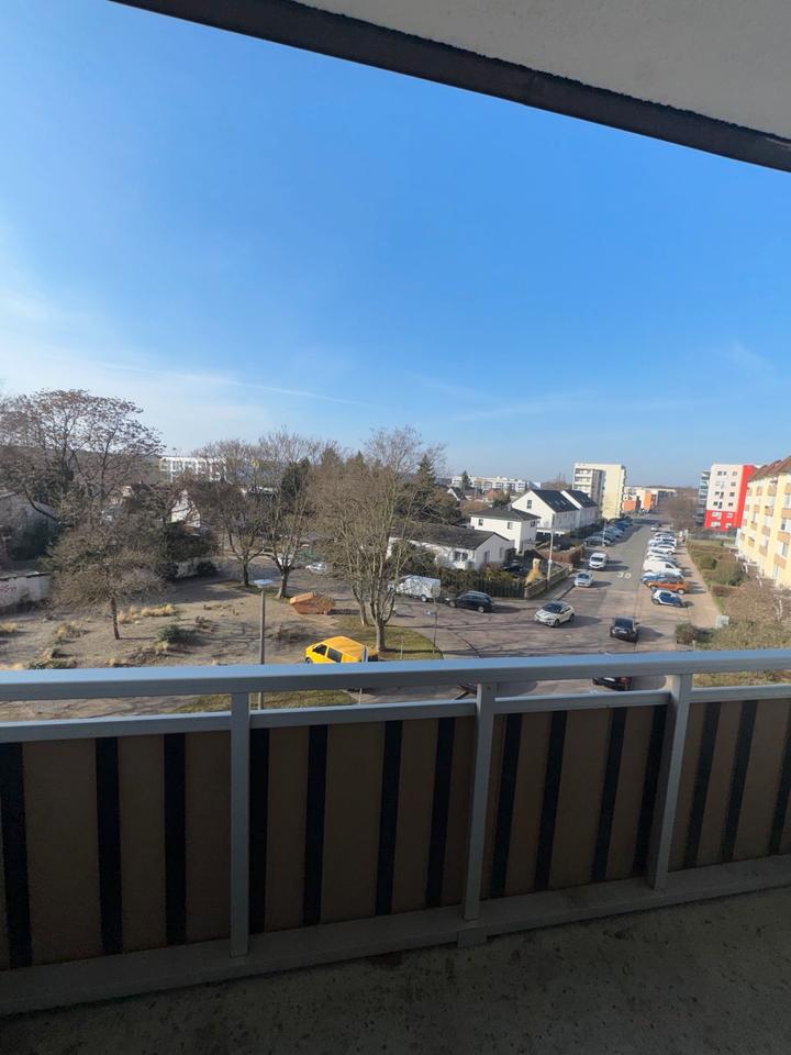 Thumbnail-Helle 3-Zimmer-Wohnung mit Balkon in ruhiger Lage