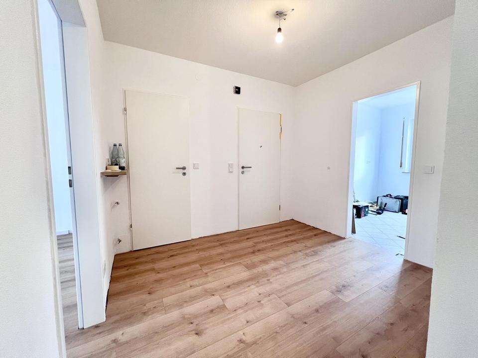 Thumbnail-Neu sanierte, charmante 78qm 3 Zimmerwohnung mit Sonnenbalkon