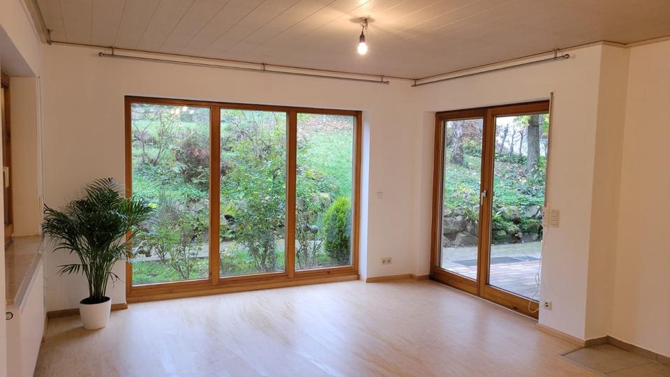 Thumbnail-Helle 3-Zimmer Wohnung mit Terrasse, Garten und Balkon ca.129m²