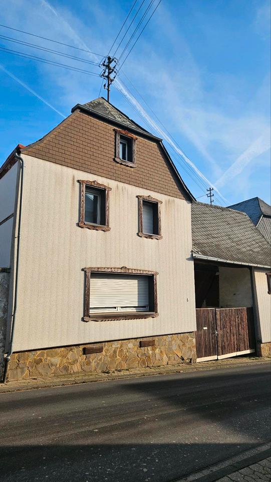 Thumbnail-Einfamilienhaus halle und Nebengebäude