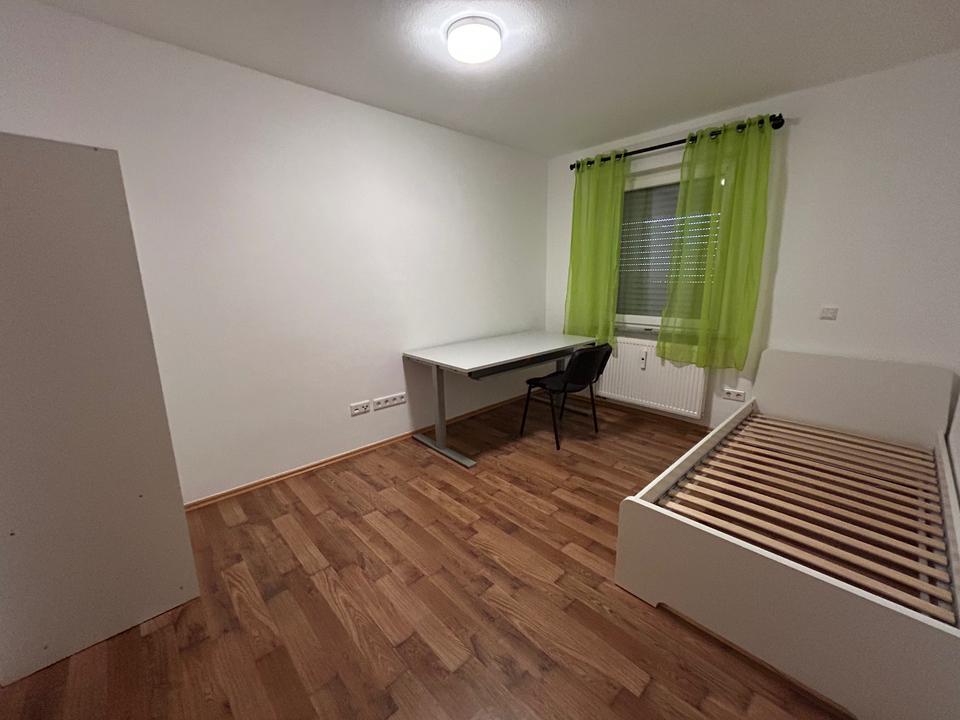 Thumbnail-WG-Zimmer in 4-Zimmer-Wohnung in Gerbrunn
