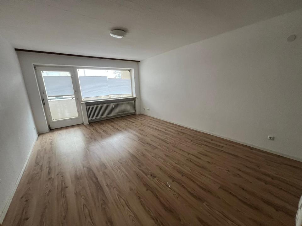 Thumbnail-1-Zimmer-Wohnung in Selb - mit Einbauküche und Balkon - perfekt für Singles