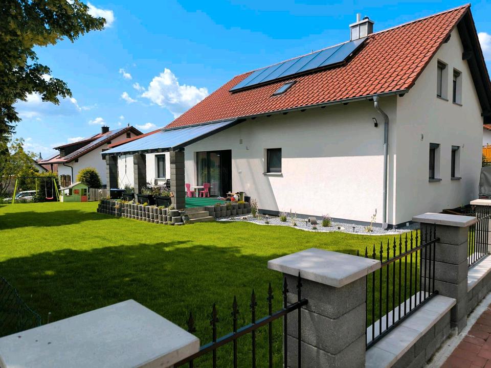 Thumbnail-Zweifamilienhaus zu vermieten