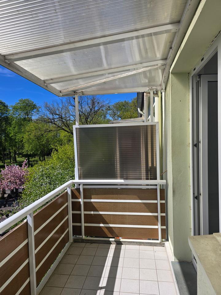 Thumbnail-2-Zimmer-Wohnung + Balkon + Bad mit Dusche & Fenster