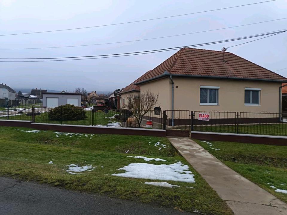 Thumbnail-Haus in der Nähe des Balaton zu verkaufen!