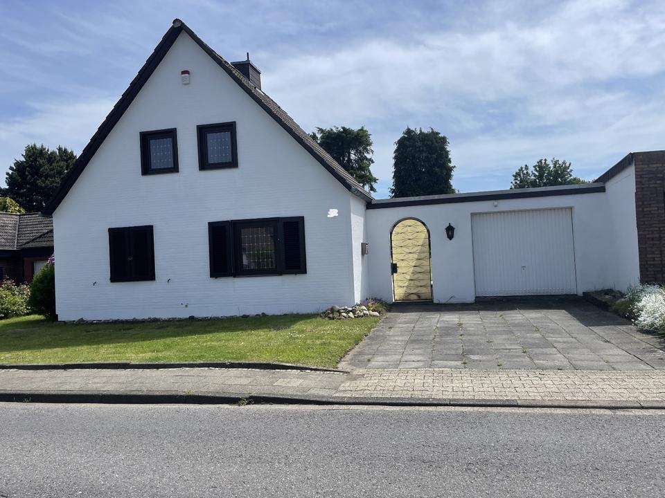 Thumbnail-Kleines Einfamilienhaus mit großem Grundstück zu verkaufen