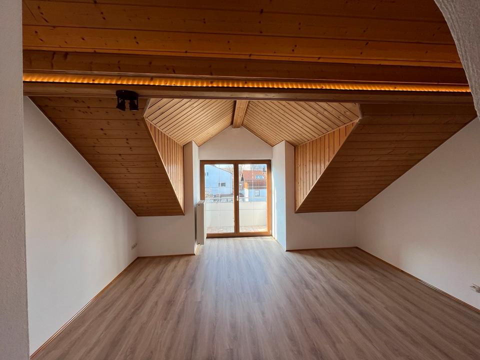 Thumbnail-2 Zi-Whg mit EBK, Balkon und TG-Stellplatz in bester Lage