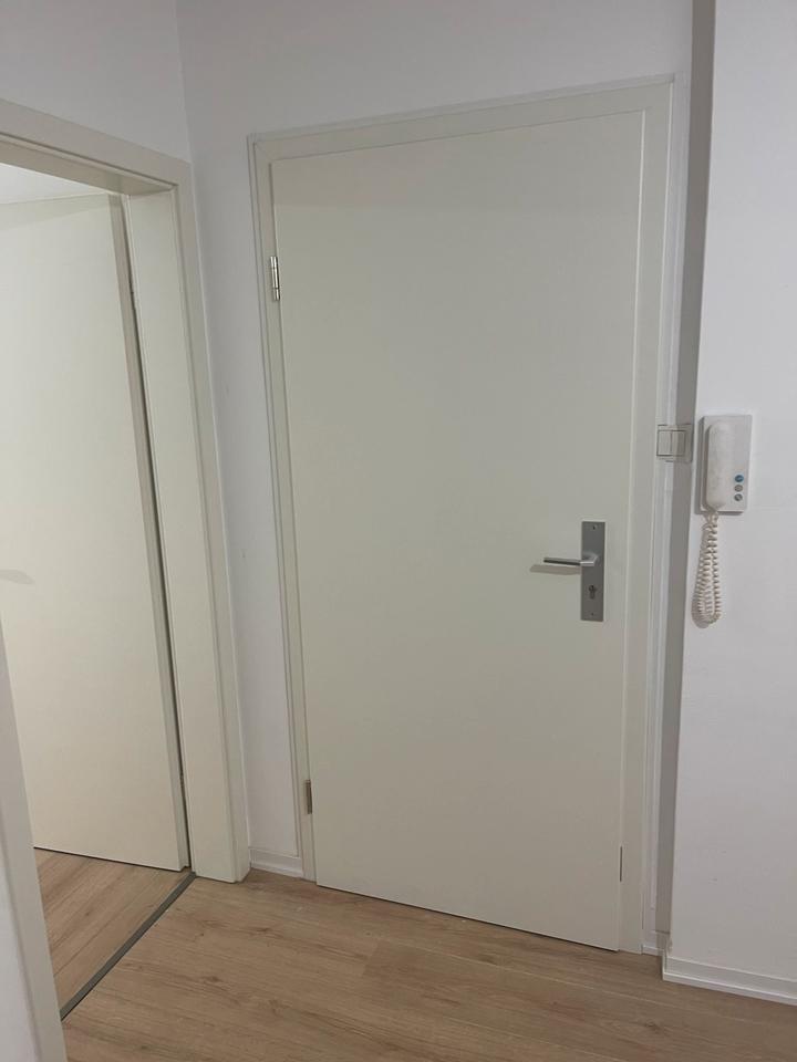 Thumbnail-3 Zimmer Wohnung, Balkon, Aufzug, Stellplatz, 42289 Wuppertal