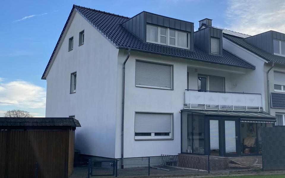 Thumbnail-Anfragestopp - Großzügige 3 Zimmer Wohnung mit Wintergarten