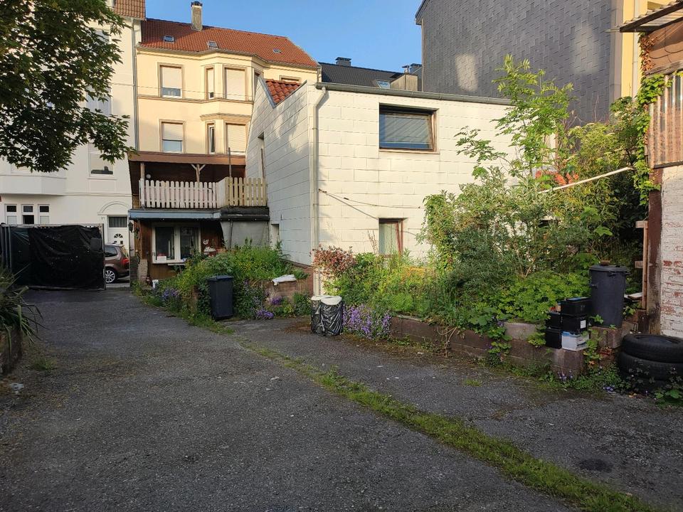Thumbnail-Einfamilienhaus 320 Quad mit riesengroßen Hof Garage hebebühne