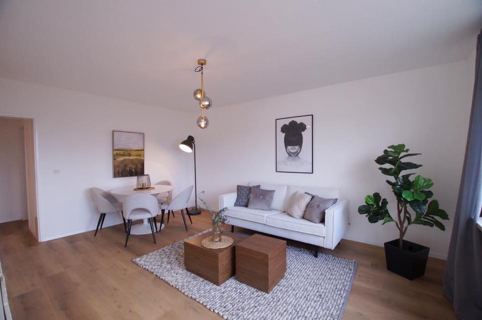 Thumbnail-*Renovierte* 3- Zimmer ETW mit Balkon in Feldrandlage