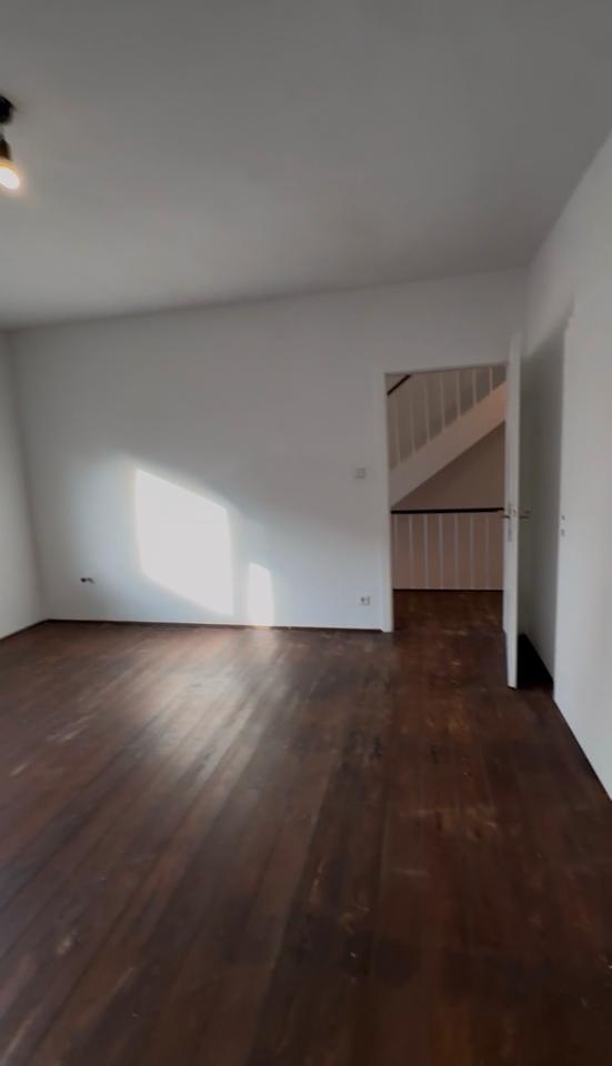 Thumbnail-Einfamilienhaus Wohnung (4 Zimmer, 104 m') ab sofort frei