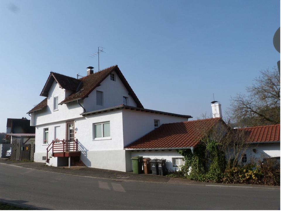 Thumbnail-Gemütliches 7-Zimmer-Haus mit unverbaubarem Blick in Dorfrandlage