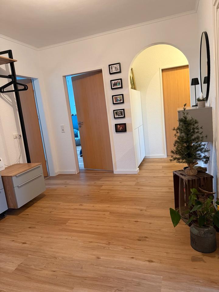 Thumbnail-Große geräumige 4 Zimmer Wohnung in Sande