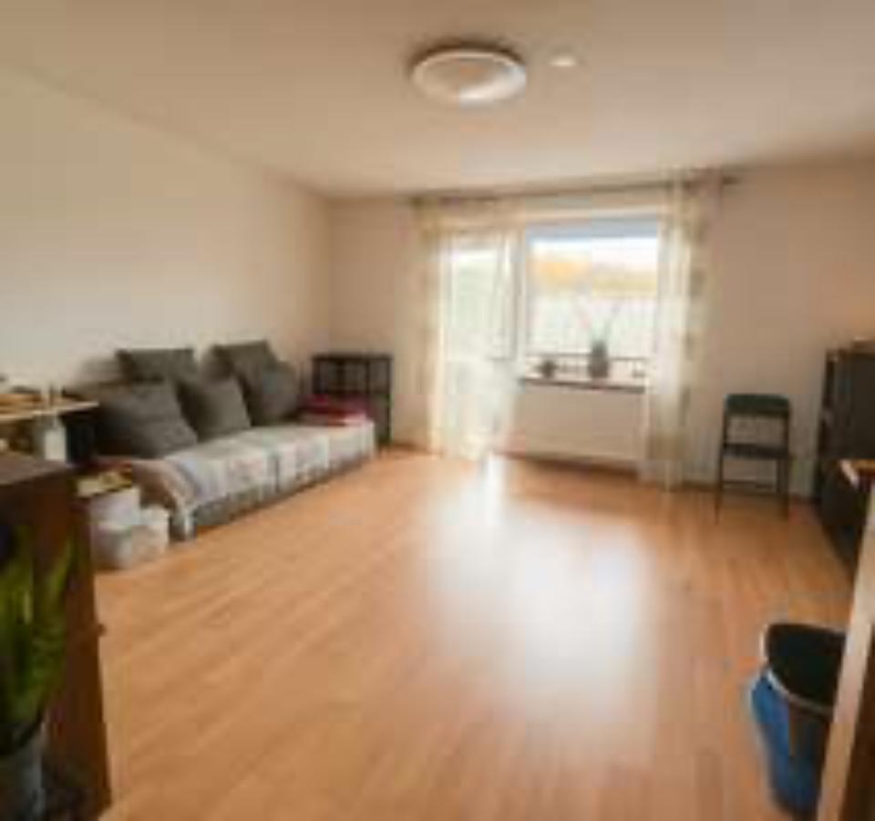 Thumbnail-Gepflegte 3-Zimmer-Eigentumswohnung mit zwei Balkonen und Carport