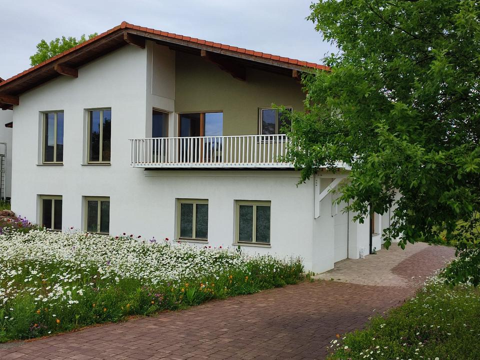 Thumbnail-Großes Einfamilienhaus in Ortsrandlage