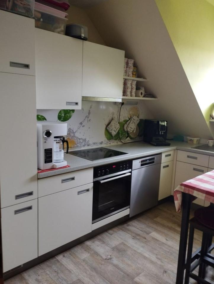 Thumbnail-Moderne 4-Zimmer-Wohnung mit Balkon in ruhiger Lage (50932)