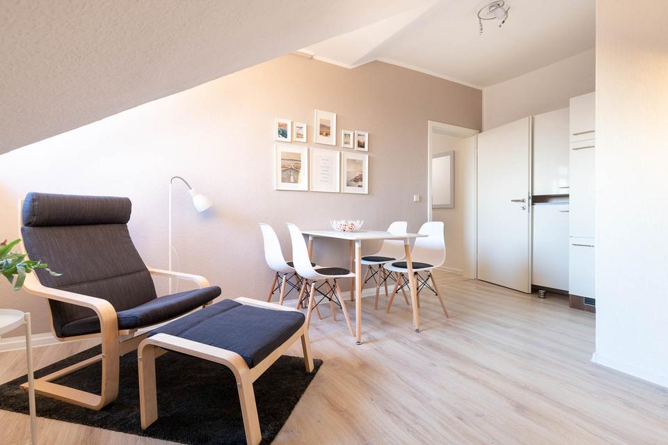 Thumbnail-Möblierte 1-Zimmer-Wohnung mit moderner Küche und elegantem Bad