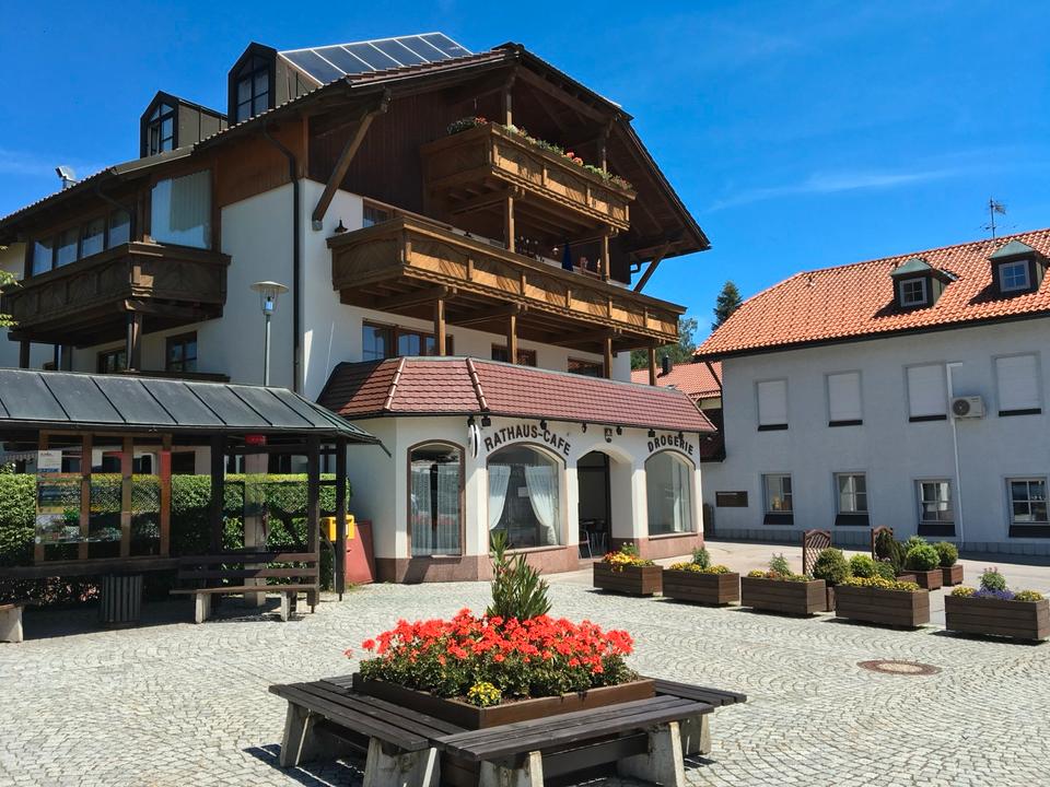 Thumbnail-3-Zimmer Wohnung im 2.OG Südseite in Bischofsmais