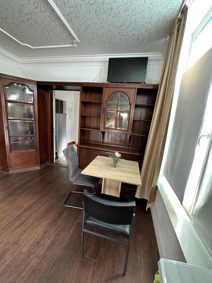 Thumbnail-Mehrfamilienhaus -Drei wohnungen und drei Einzelzimmer