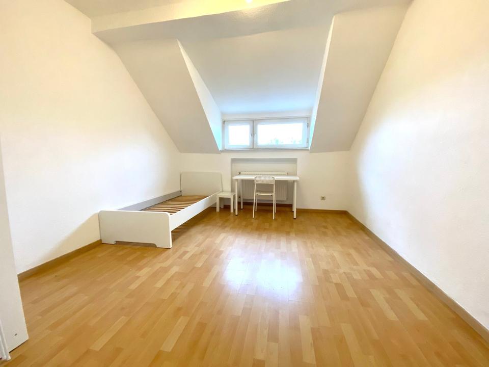 Thumbnail-Möbliertes WG Zimmer in Düsseldorfer Innenstadt