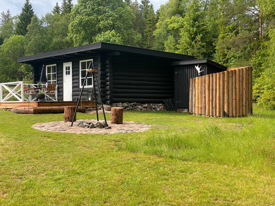 Thumbnail-Blockhütte in Schweden - Wald, Wiese und Seenähe mit Boot