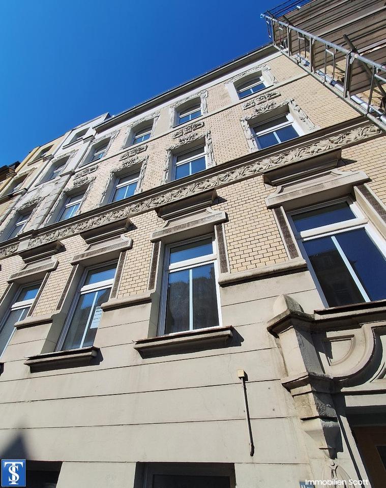 Thumbnail-Neu renovierte 4-Zimmer-Wohnung mit Balkon am Stadtrand von Plauen!