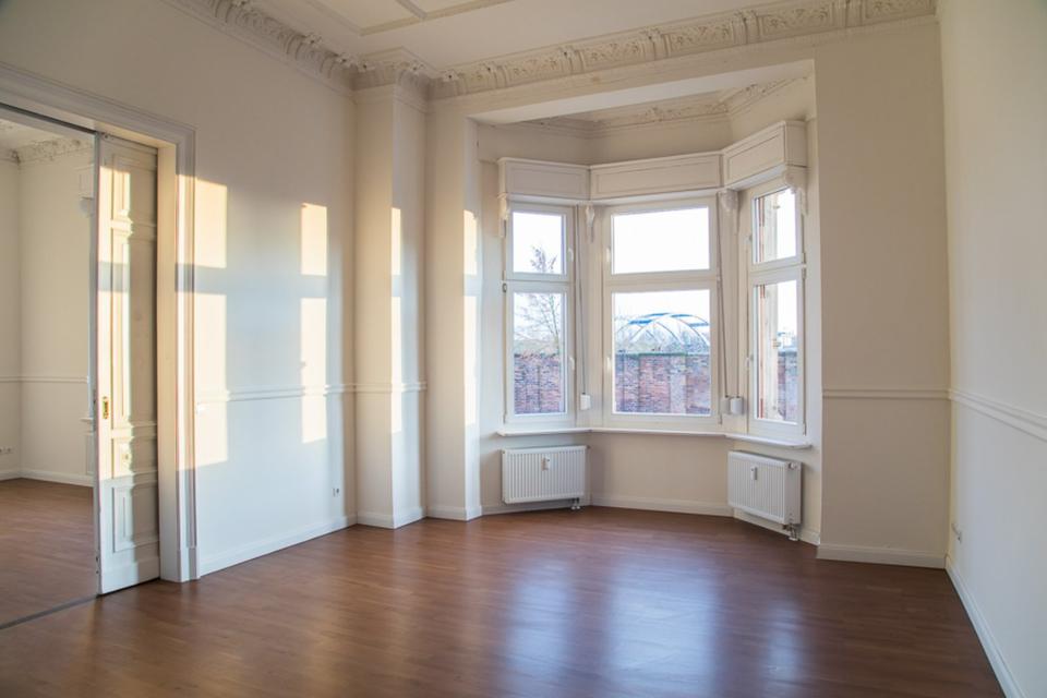 Thumbnail-Großzügige 3-Zimmer-Altbauwohnung im Hochparterre zu vermieten!