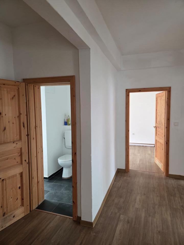 Thumbnail-Wunderschöne 5 Zimmer Wohnung in zentraler Lage mit Stellplatz