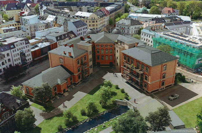 Thumbnail-*** Moderne 1-Raum-Wohnung im sanierten Gymnasiumgebäude ***