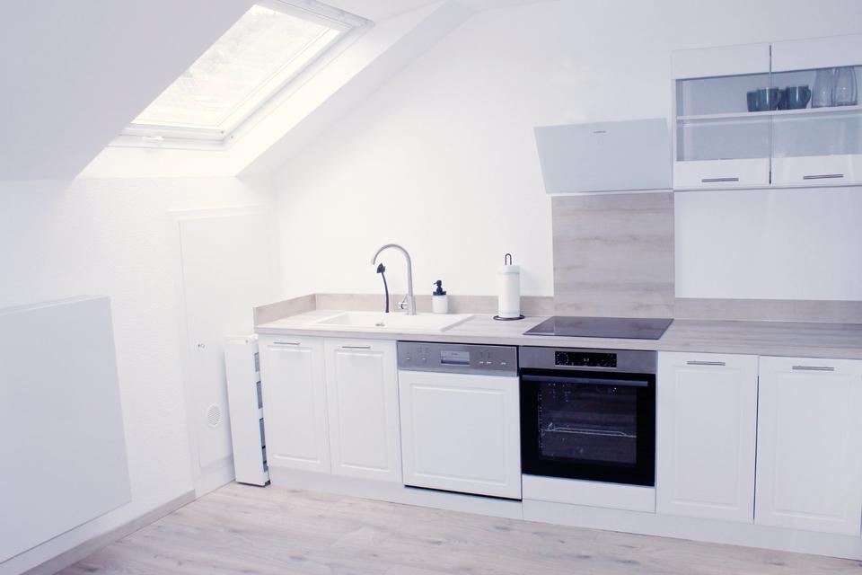 Thumbnail-DG Wohnung Vollmöbliert in Neusatz mit EBK, Klima, Internet