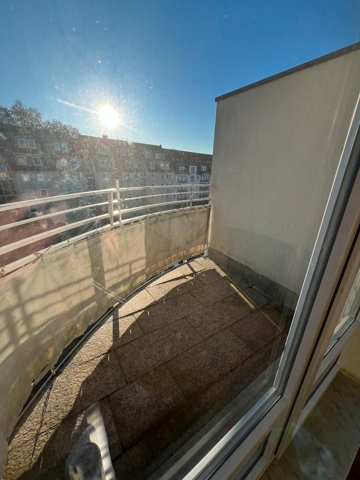 Thumbnail-2-Zimmer-Dachgeschosswohnung mit Balkon