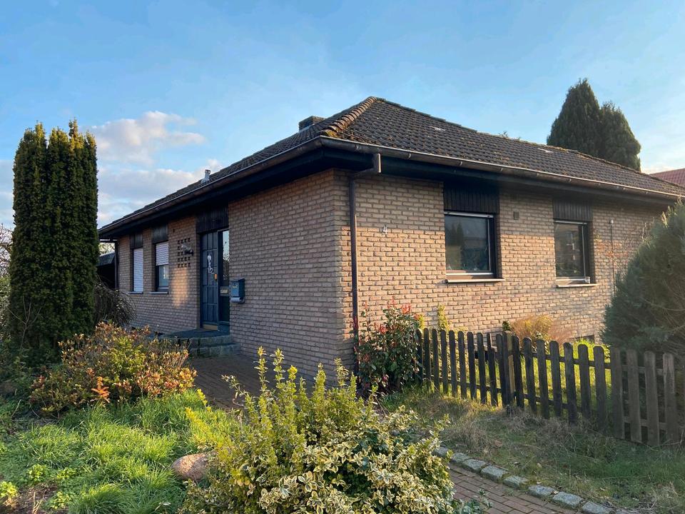 Thumbnail-Bungalow mit Vollkeller und Carport