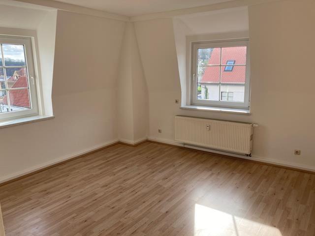 Thumbnail-Gemütliche 2-Zimmer mit Laminat und Wannenbad in ruhiger Lage!