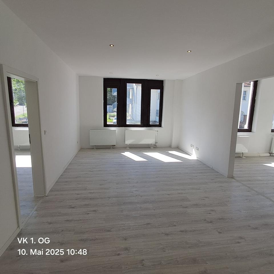 Thumbnail-Großzügige 5-Zimmer-Wohnung in Völklingen