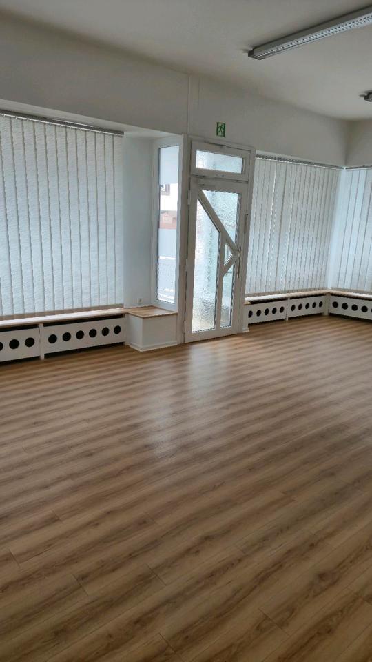 Thumbnail-Büro-Studio 2 Räume mit großen Schaufenster zu vermieten